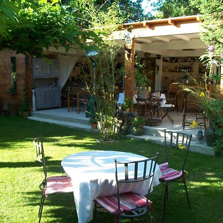 Le Mazet Des Beaujots Hotel Monteux Exterior foto