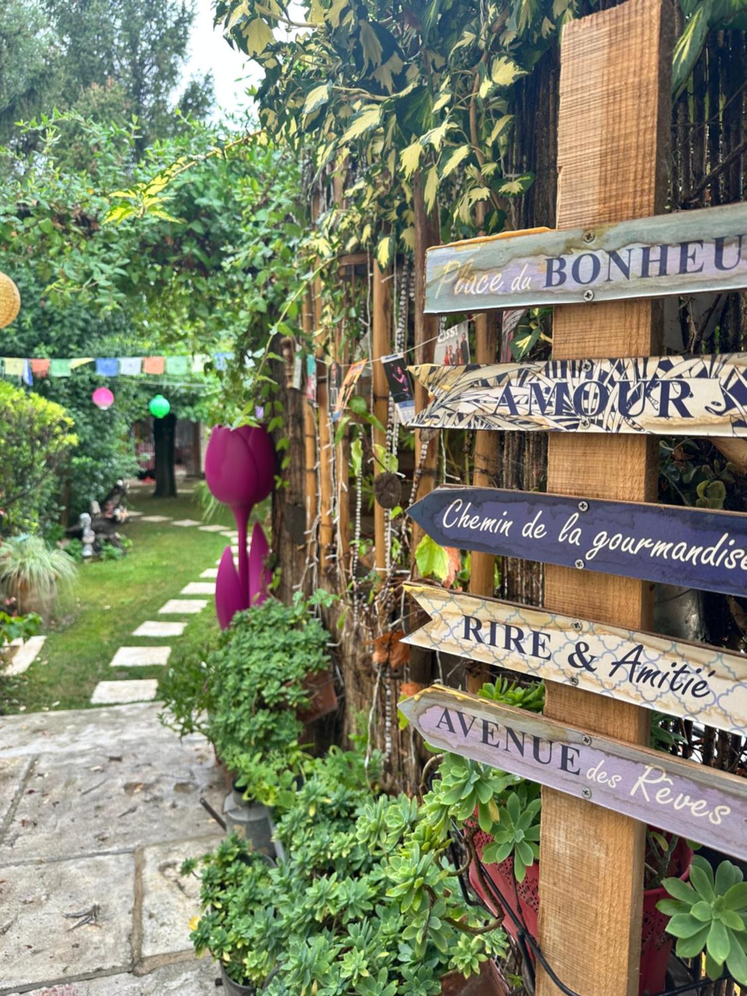 Le Mazet Des Beaujots Hotel Monteux Exterior foto